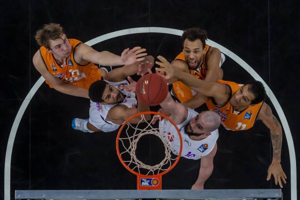 在保障年轻 在保障年轻