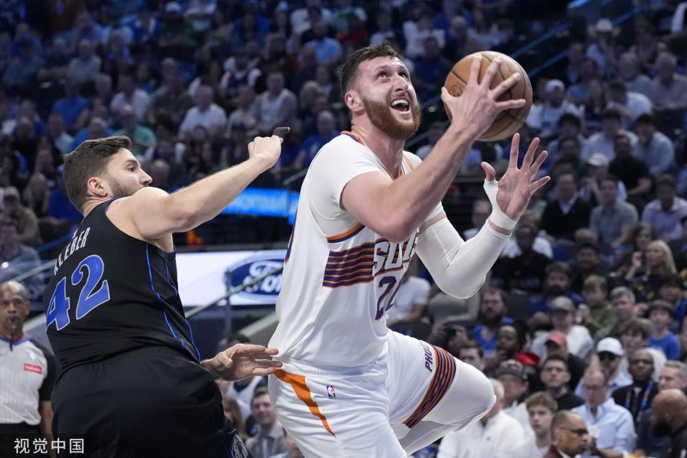 埃贝尔在接 埃贝尔在接