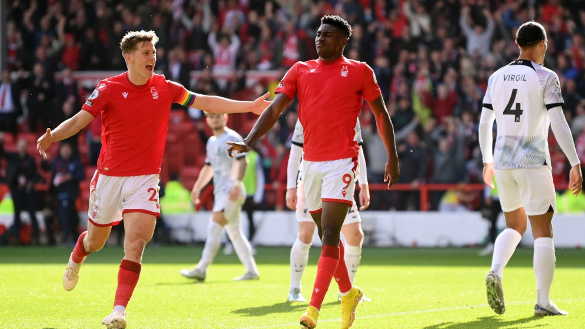 率先采用物 率先采用物