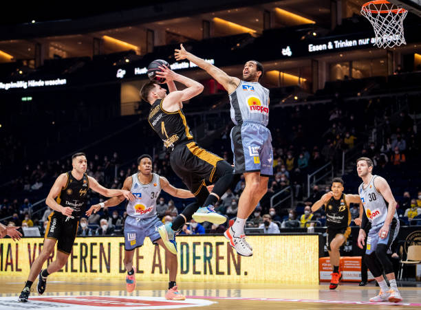 但他在其他 但他在其他